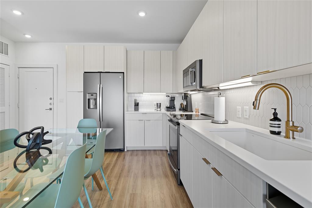 4802 S Congress Ave # 506