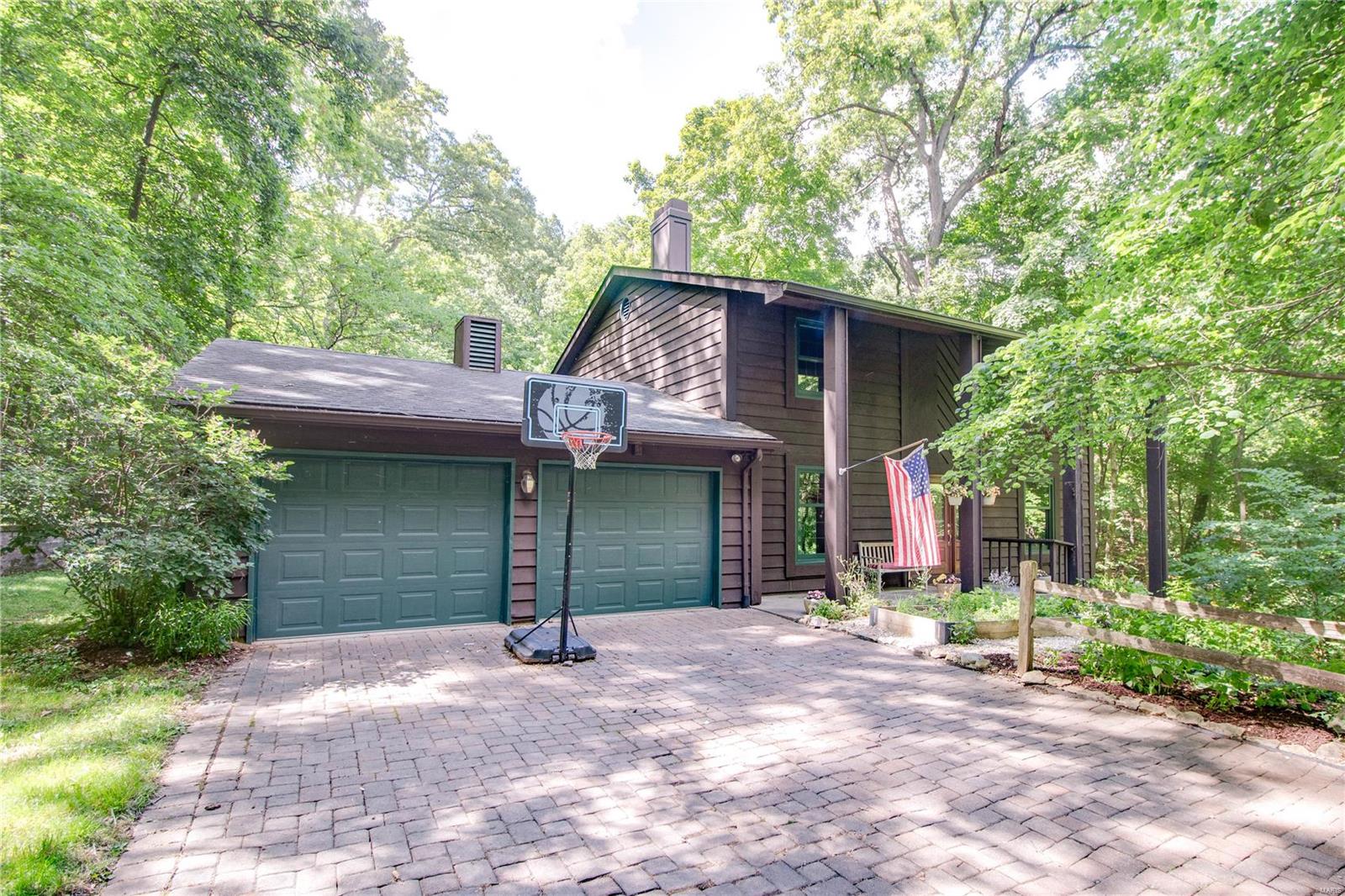 3302 Whiteclif Lane