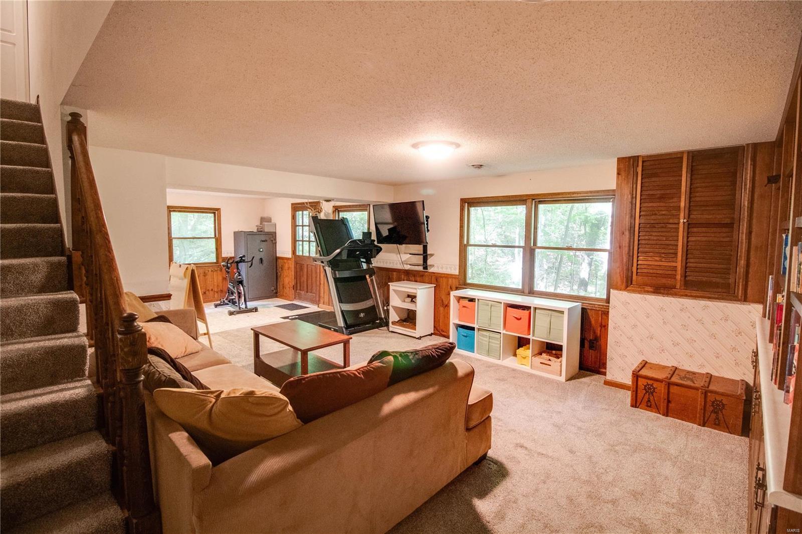 3302 Whiteclif Lane