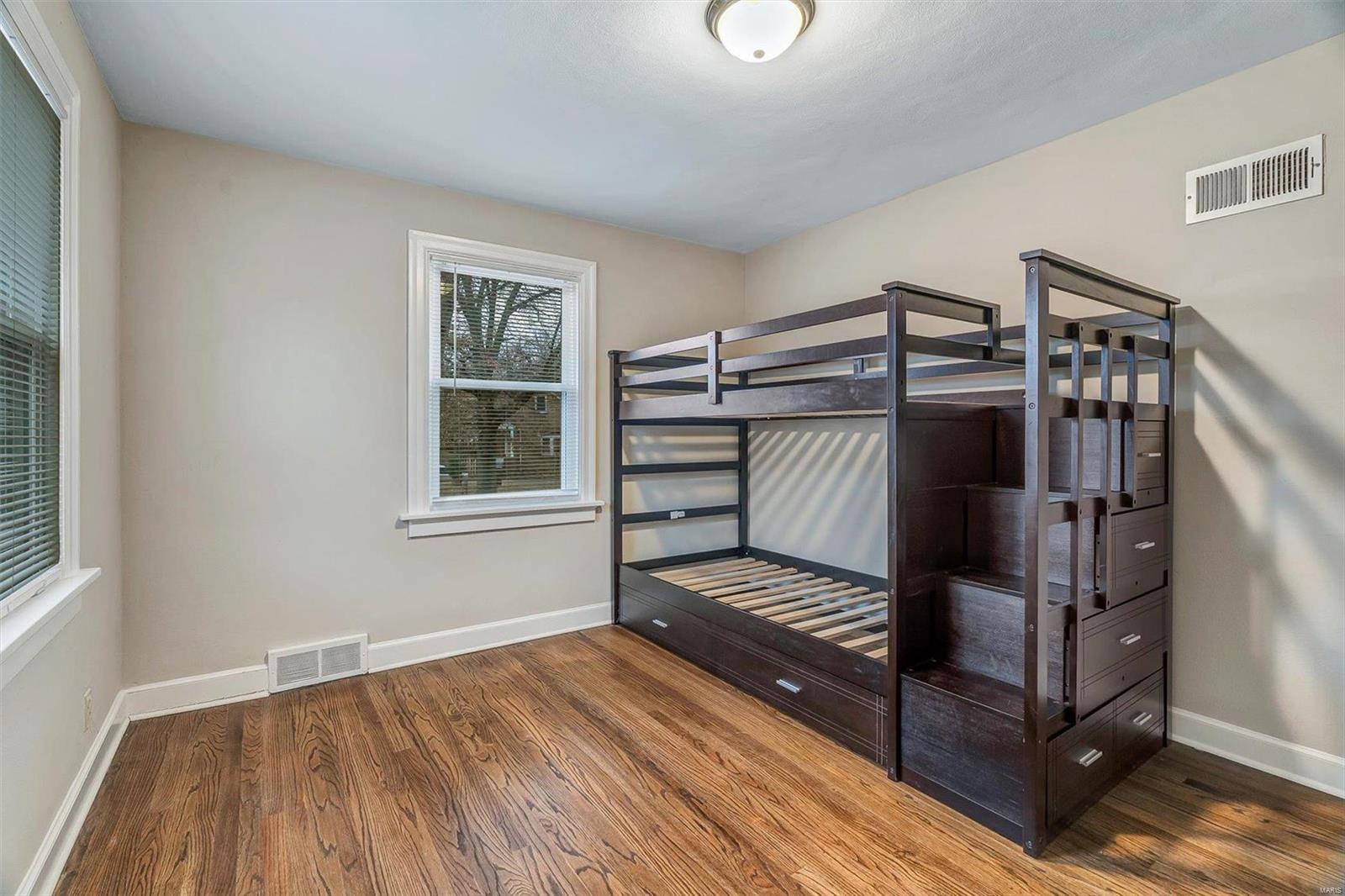 9010 Pallardy