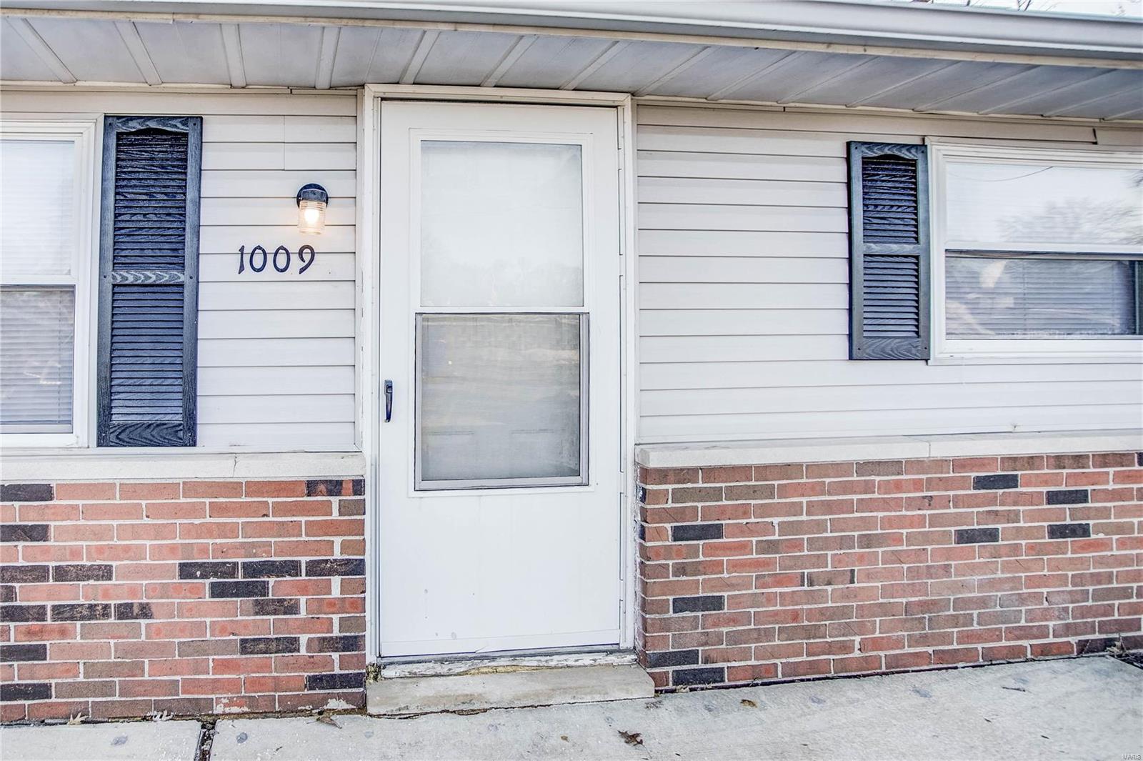 1009 Corbin