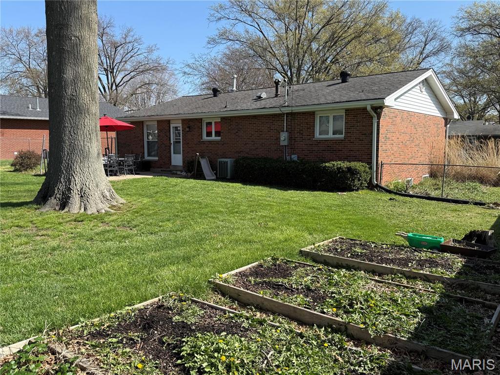 5208 River Aire Dr Drive