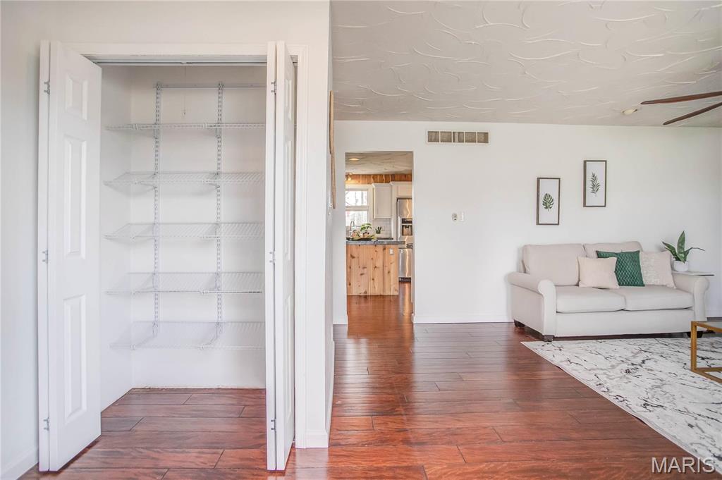 1115 Reddish Drive