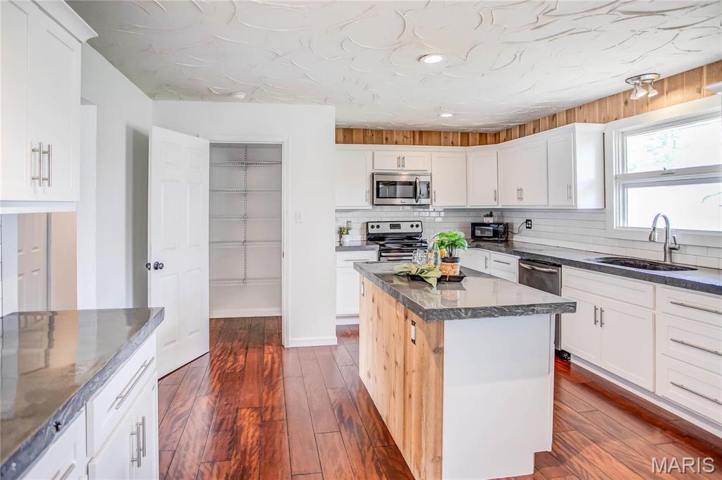 1115 Reddish Drive