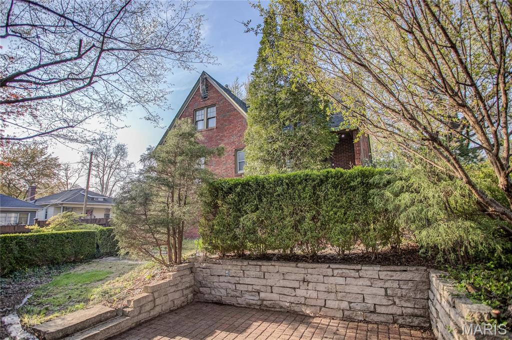 831 Spruce Street
