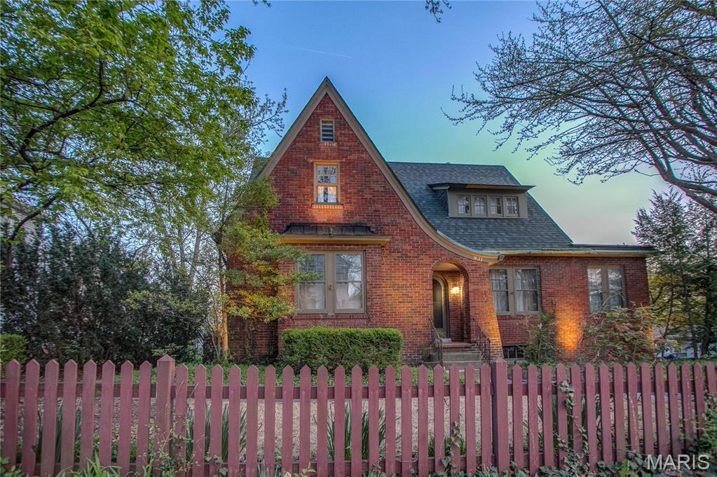 831 Spruce Street