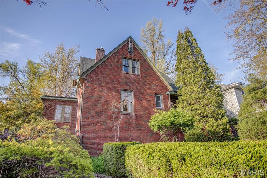 831 Spruce Street