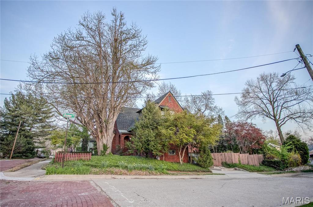 831 Spruce Street