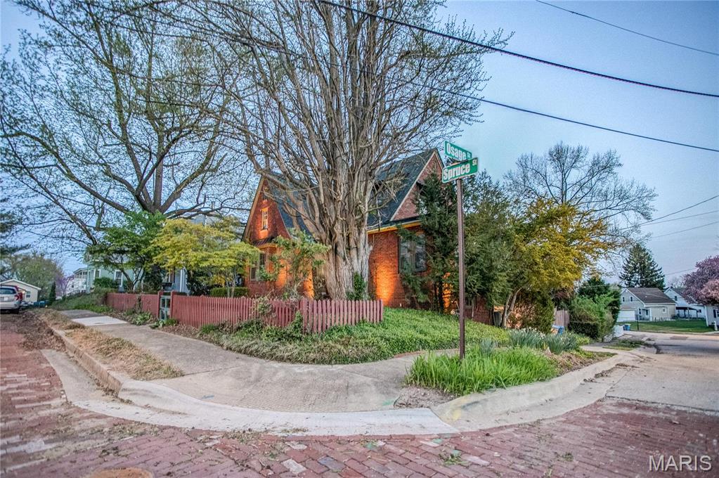 831 Spruce Street