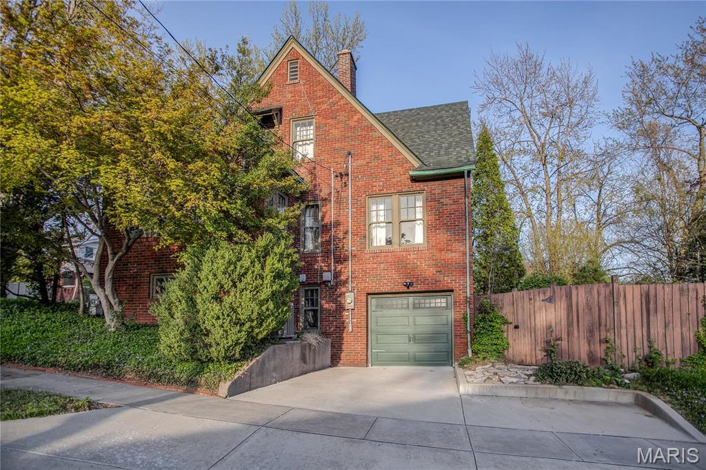 831 Spruce Street