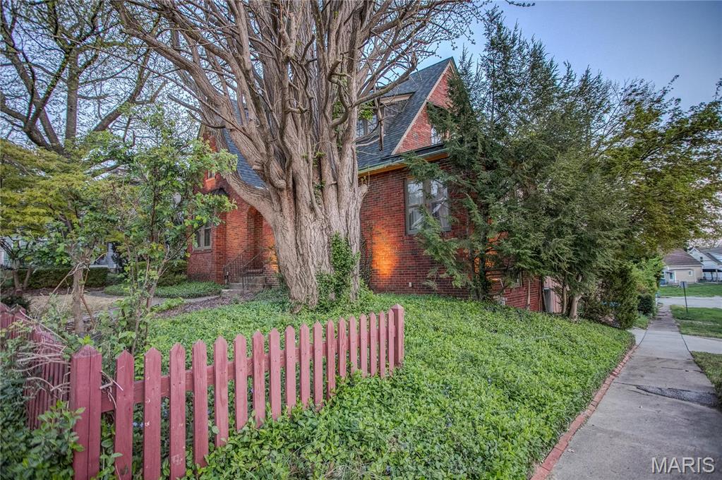 831 Spruce Street