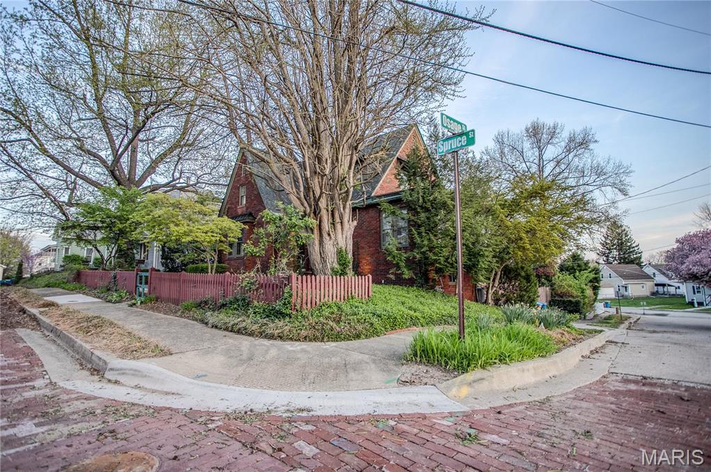 831 Spruce Street