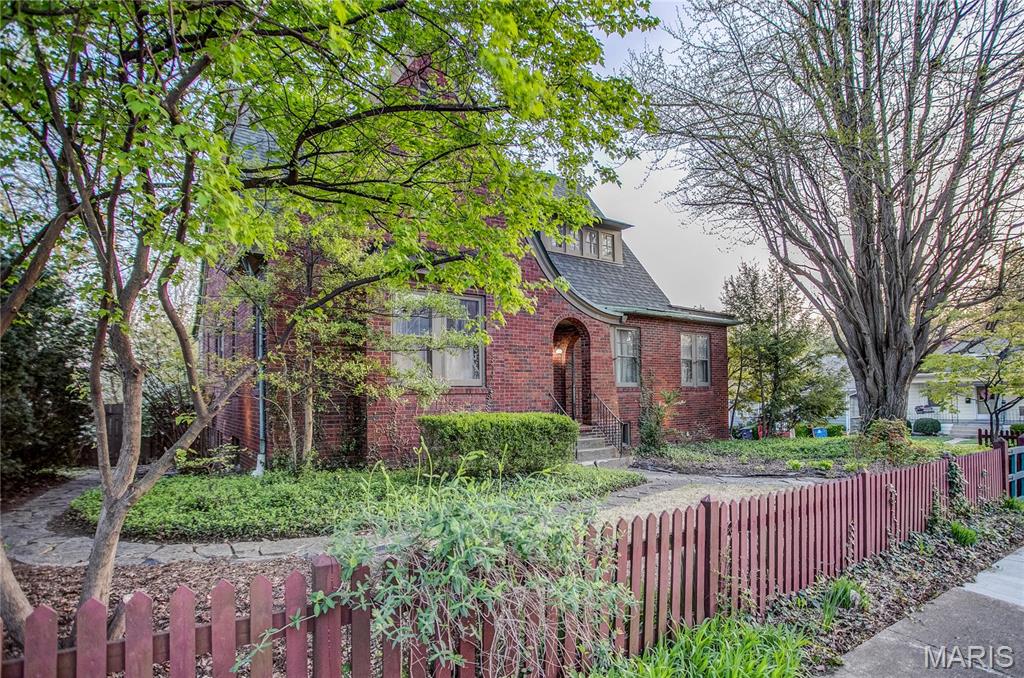 831 Spruce Street