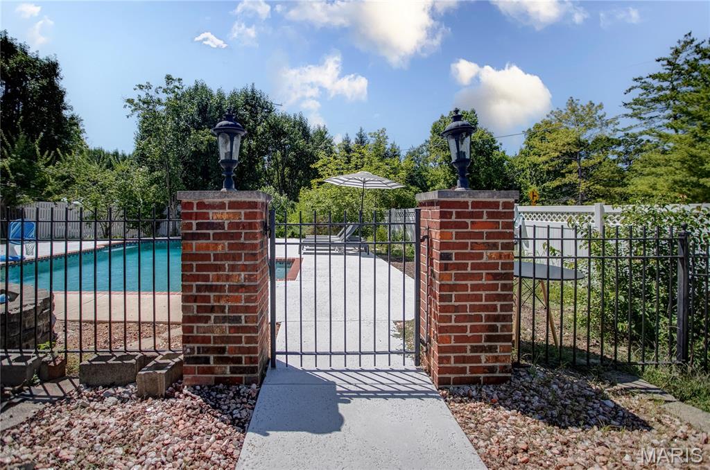 5868 Hightower Drive