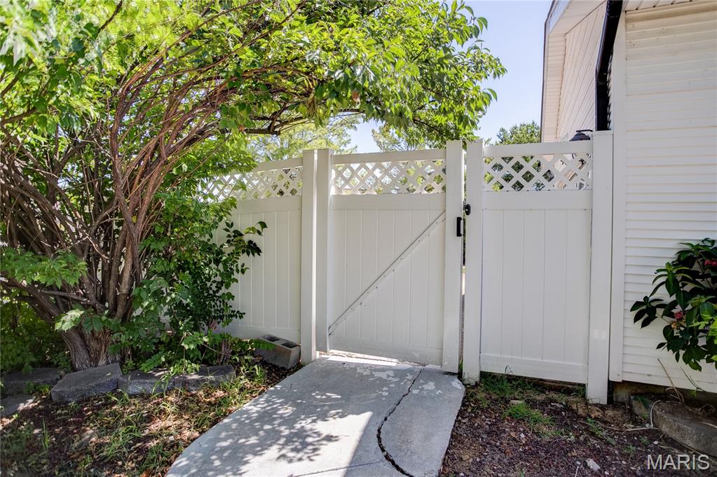 5868 Hightower Drive