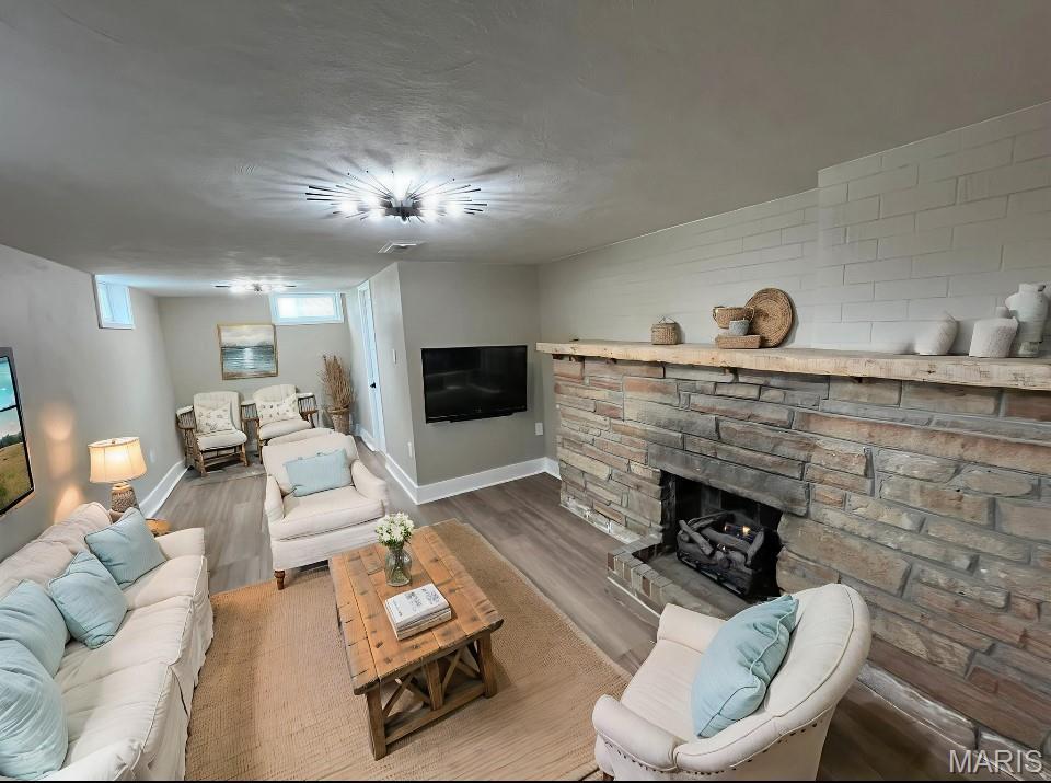 2704 Greenwood Lane