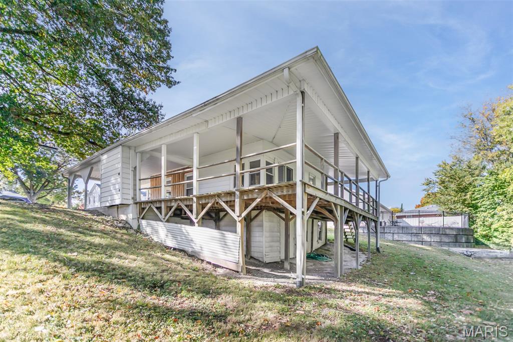 405 Pleasant Street
