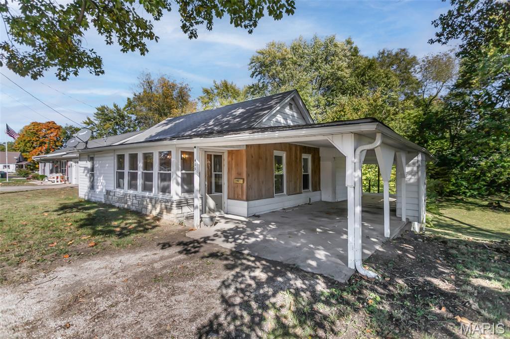 405 Pleasant Street