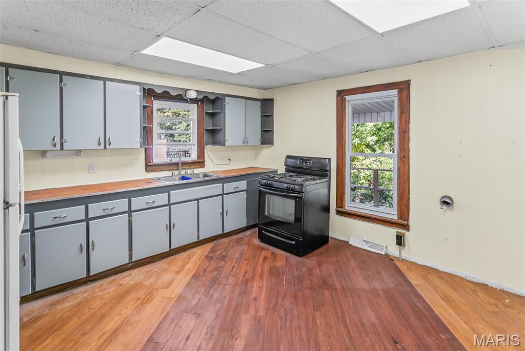 405 Pleasant Street