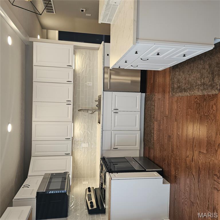 1205 Sir Lancelot Lane
