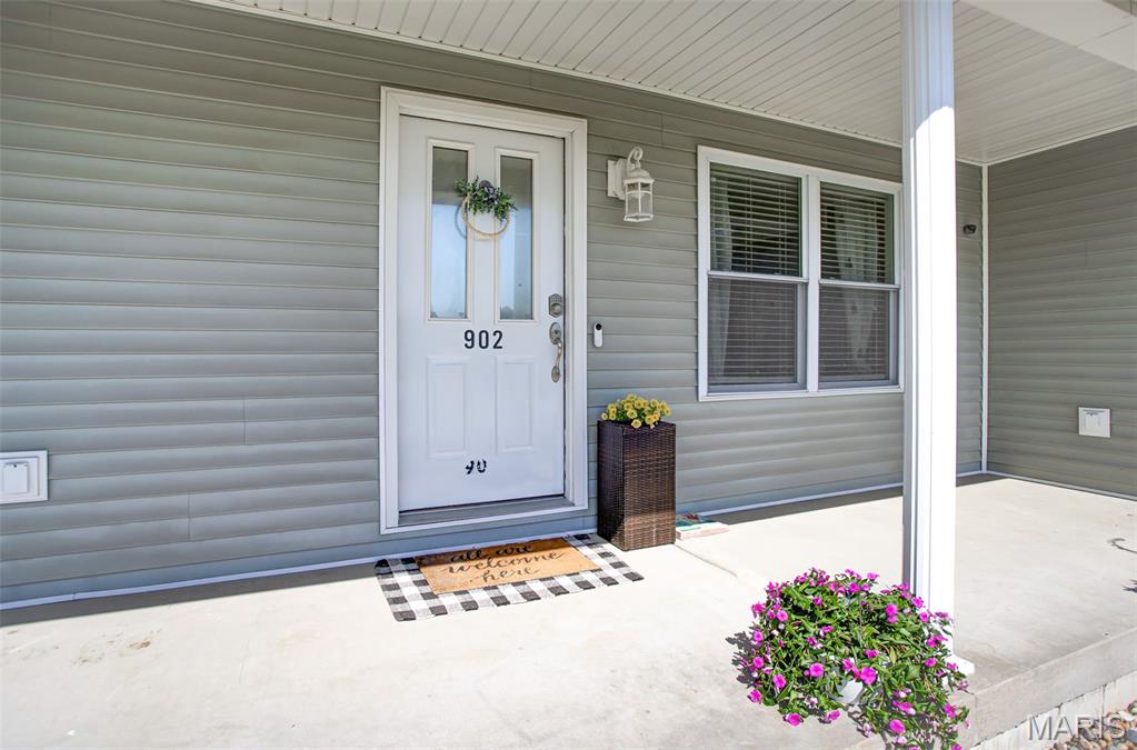 902 Lillian Court