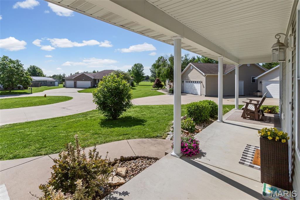 902 Lillian Court