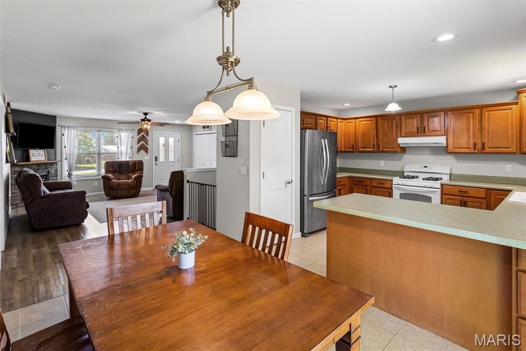 902 Lillian Court