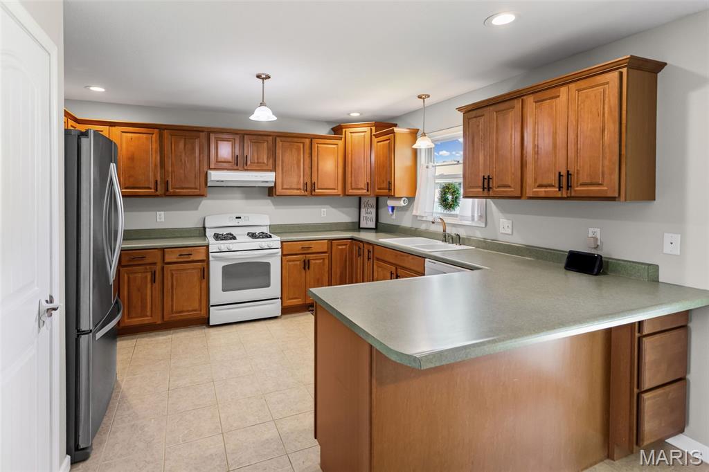 902 Lillian Court