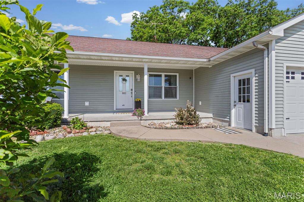 902 Lillian Court