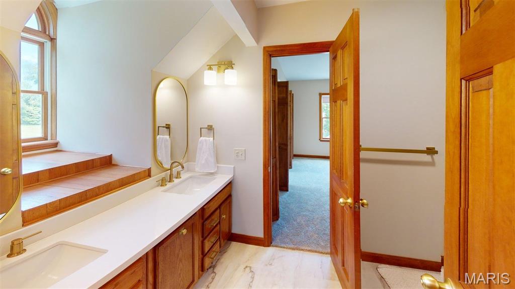 5125 Valleyview Drive