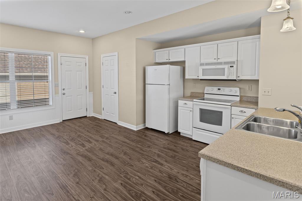 5013 River Aire Drive Unit: 3