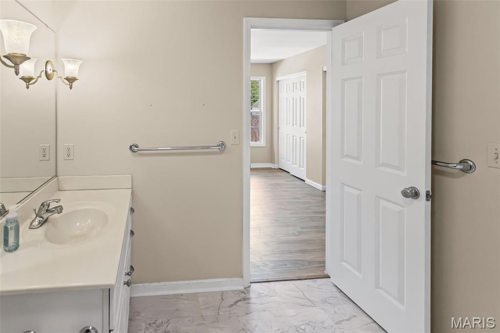 5013 River Aire Drive Unit: 3