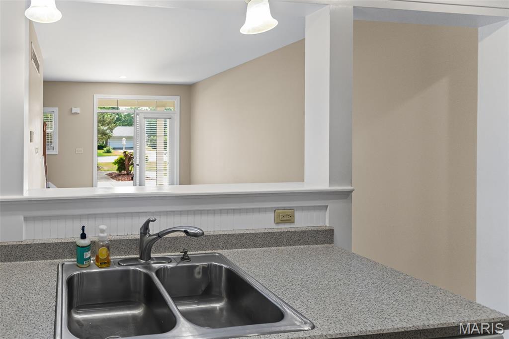5013 River Aire Drive Unit: 3