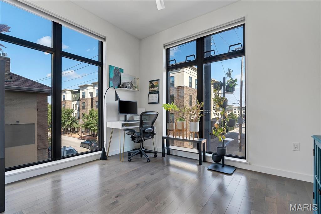 4101 Laclede Avenue Unit: 202