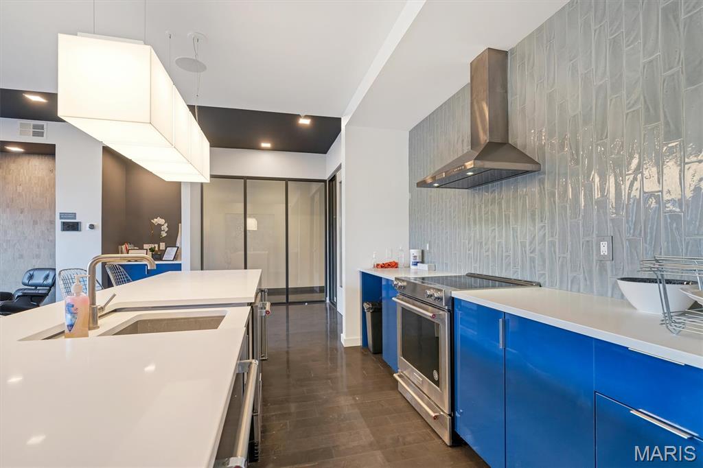 4101 Laclede Avenue Unit: 202