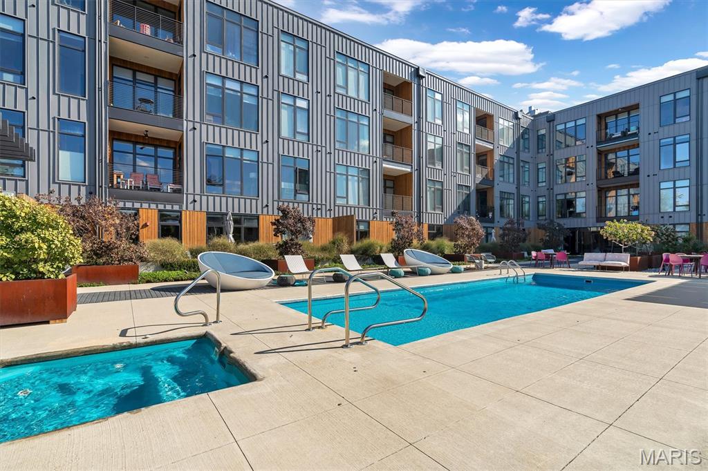 4101 Laclede Avenue Unit: 202