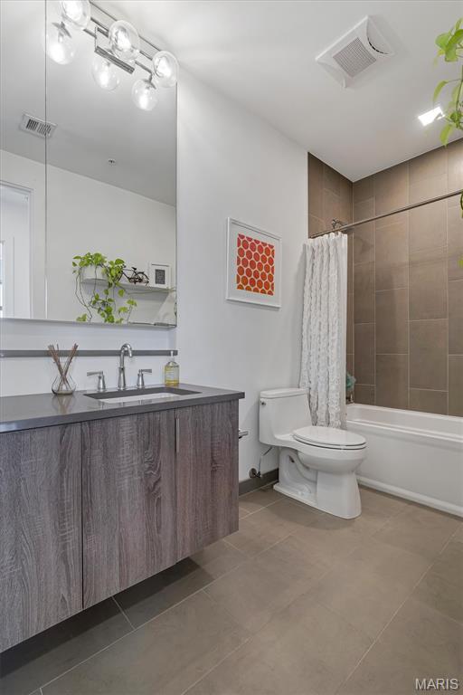 4101 Laclede Avenue Unit: 202
