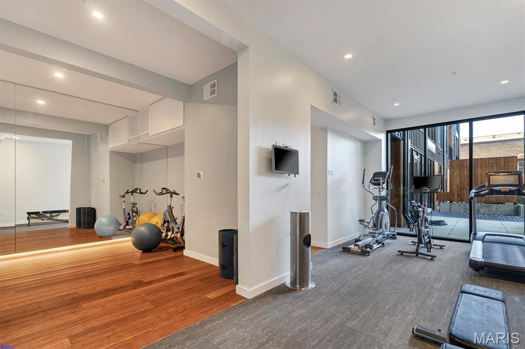 4101 Laclede Avenue Unit: 202