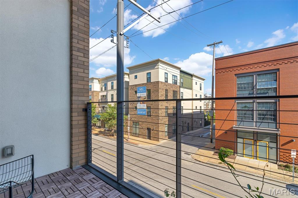 4101 Laclede Avenue Unit: 202