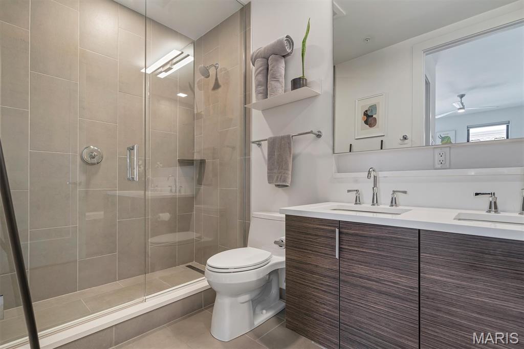 4101 Laclede Avenue Unit: 202