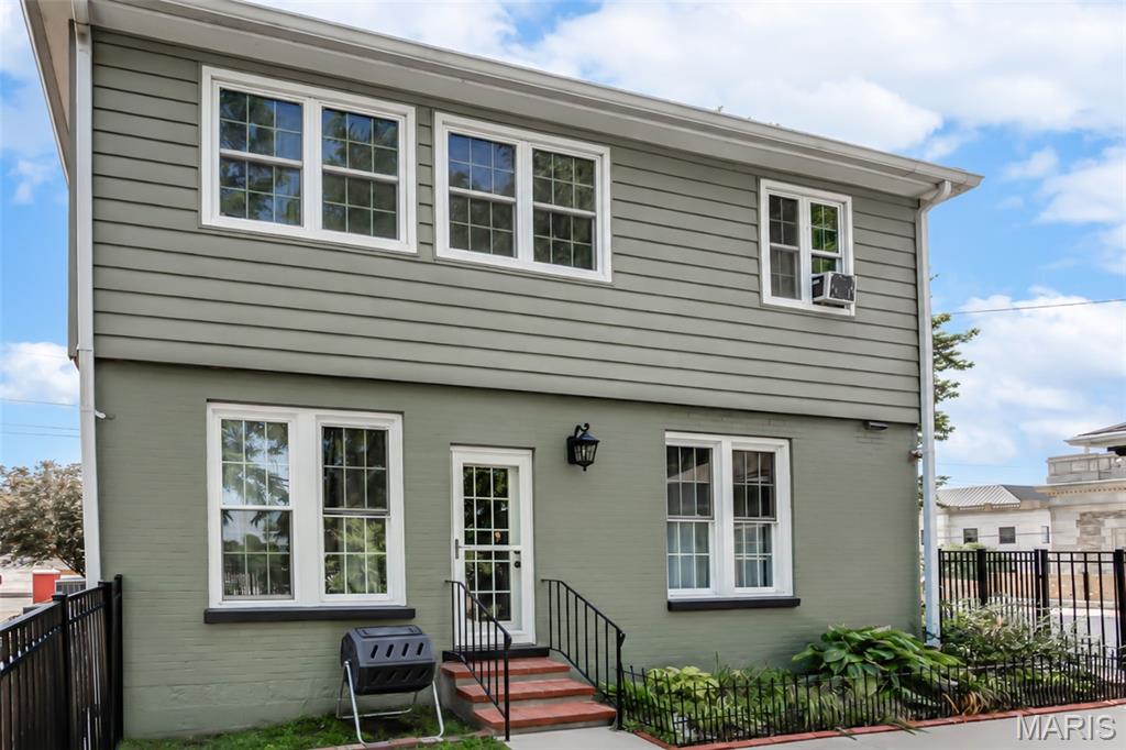 330 Alby Street