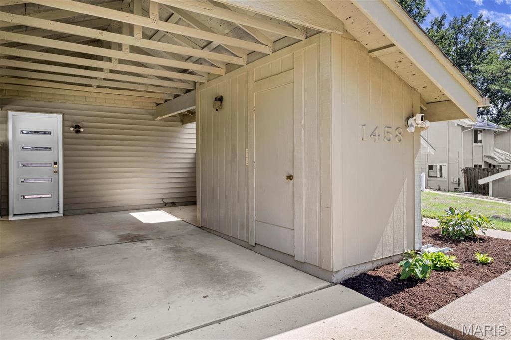 1458 Pine Row Court
