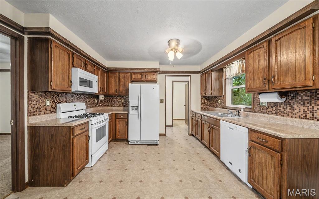 18435 Old Highway 67