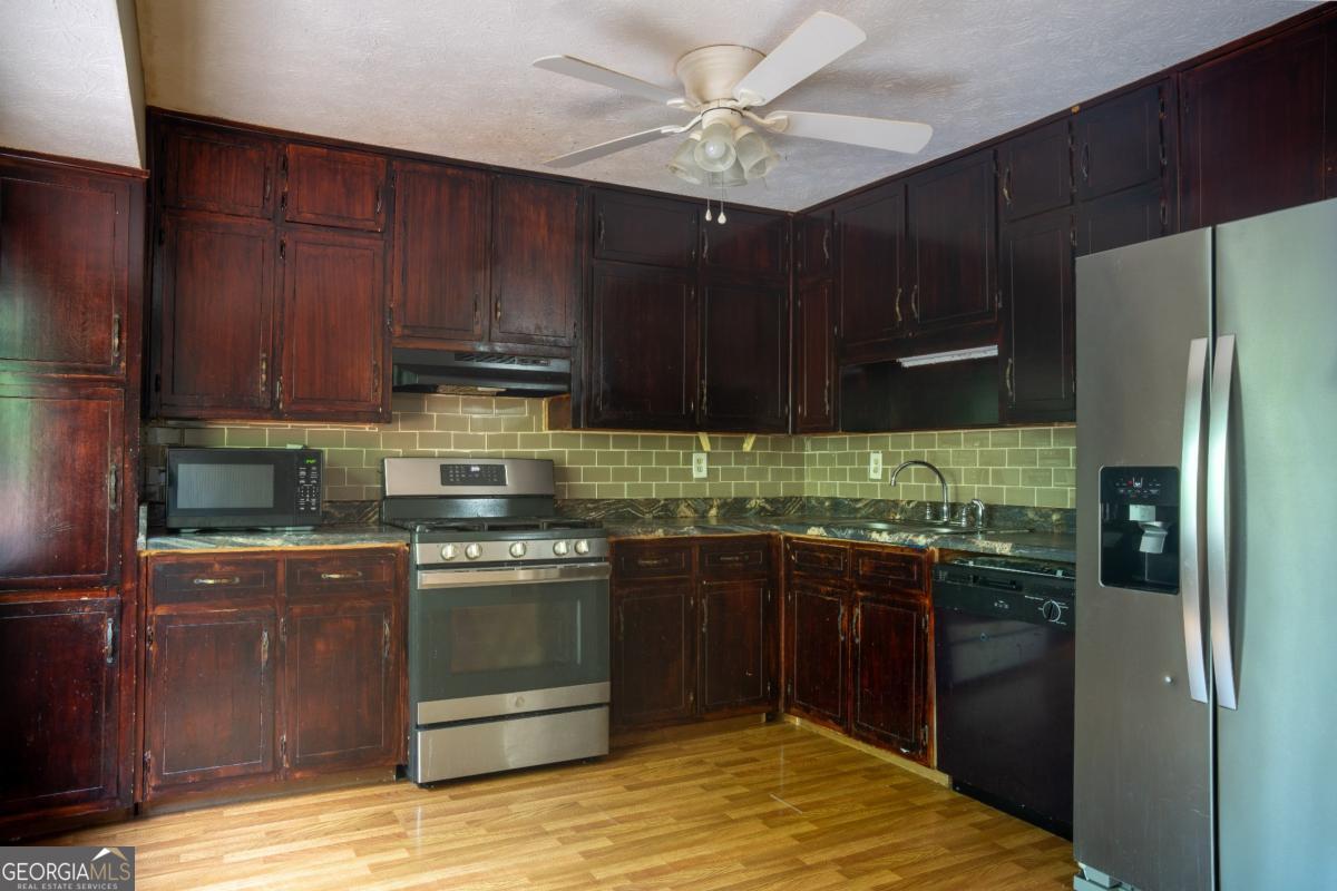 381 Windsor Walk SE