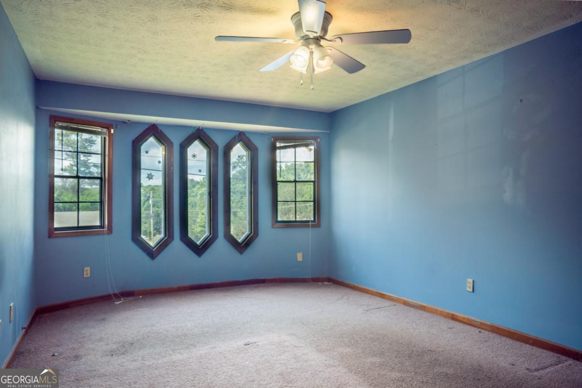 381 Windsor Walk SE