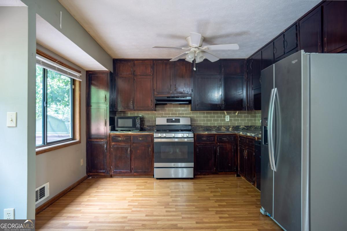 381 Windsor Walk SE