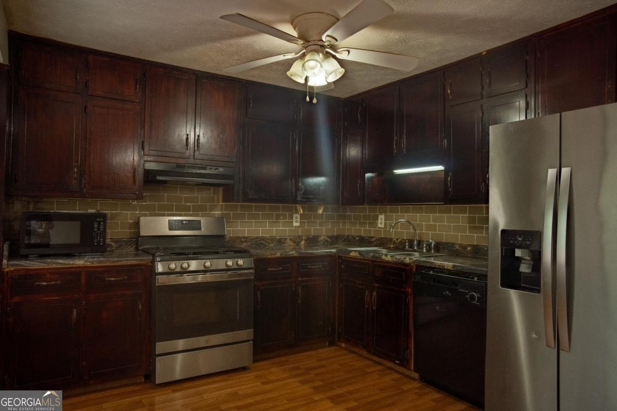 381 Windsor Walk SE