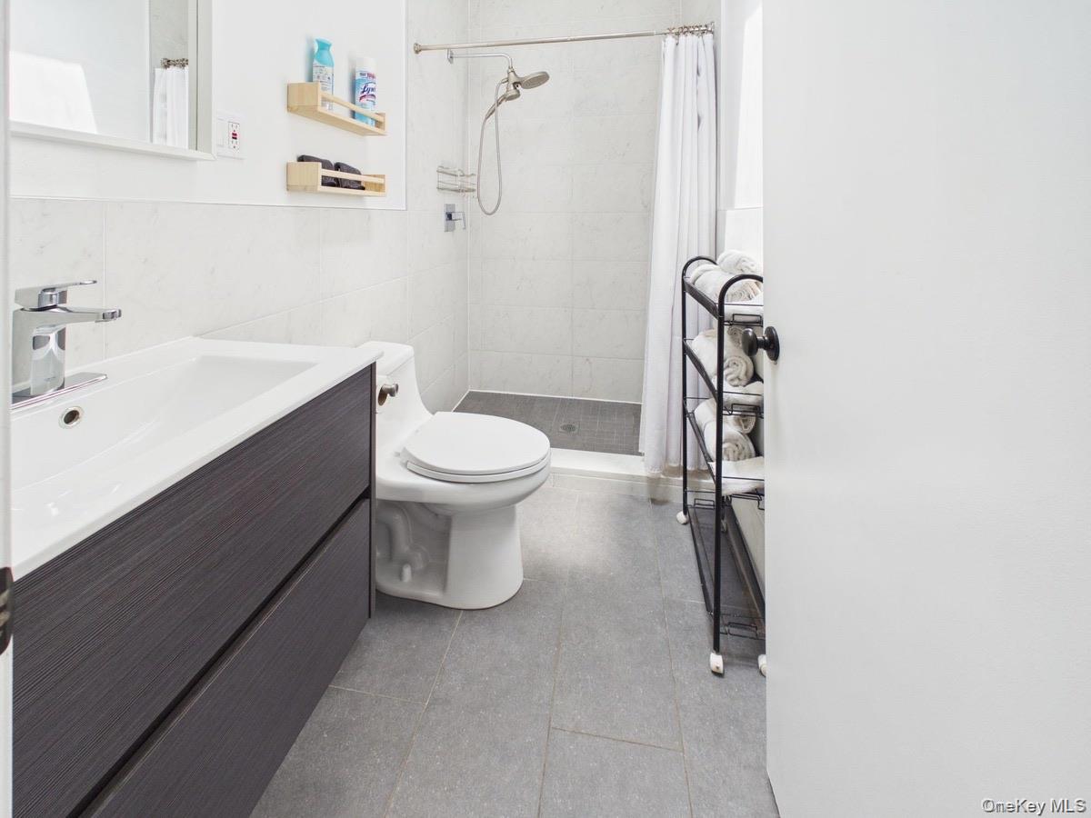 3 Jardine Place Unit: 2F