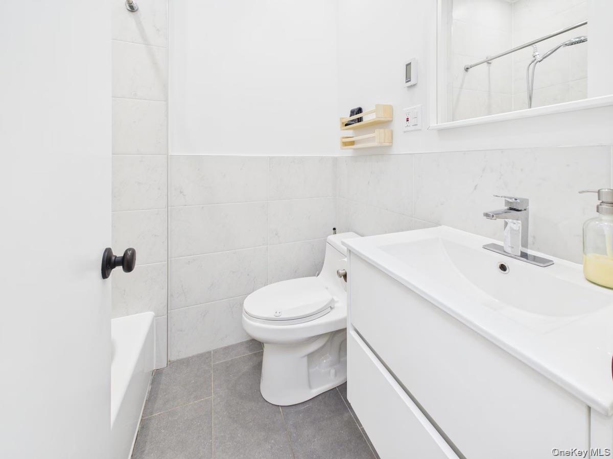 3 Jardine Place Unit: 2F