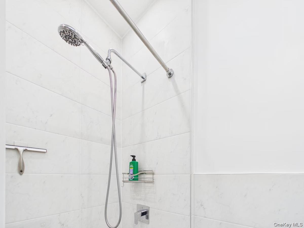 3 Jardine Place Unit: 2F